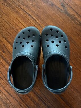 Crocs classic style in black size 13